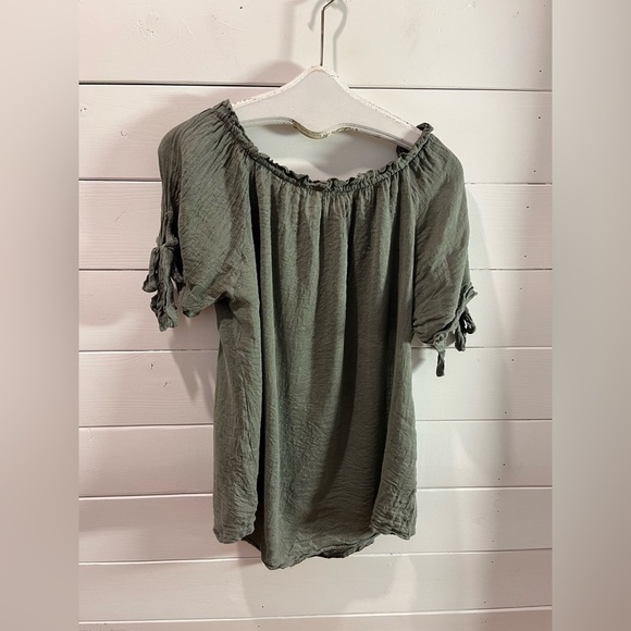 Off-Shoulder Olive Green Buttoned Top – XL (No Brand) - Picture 5 of 6